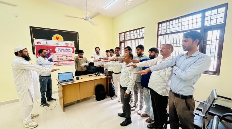 young-volunteers-are-making-pe